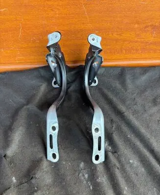 Toyota Yaris Cross Engine bonnet/hood hinges
