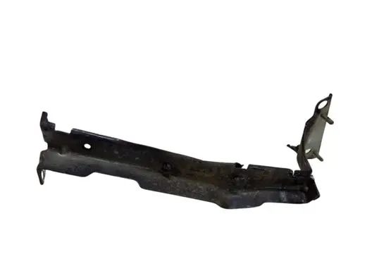 Audi A4 S4 B8 8K Fender mounting bracket 8K0821135C