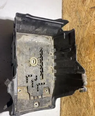 Volvo XC60 Battery tray 