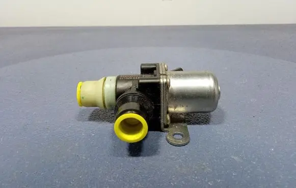 BMW X3 E83 Coolant level relay 9452052