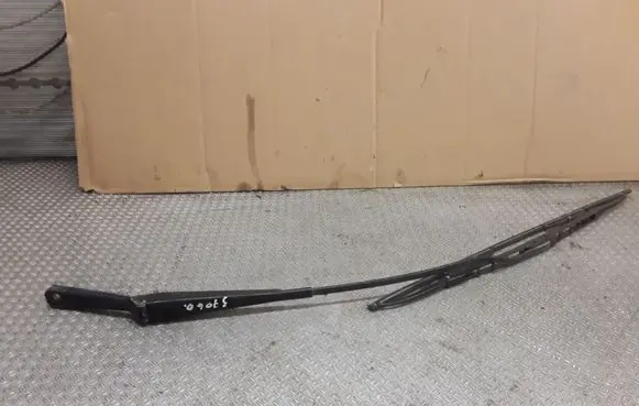 Volkswagen Transporter - Caravelle T4 Front wiper blade arm