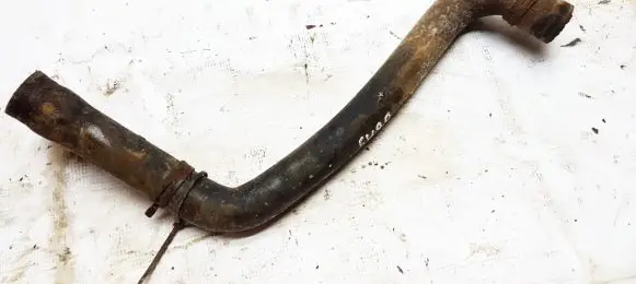 Volkswagen Golf III Engine coolant pipe/hose