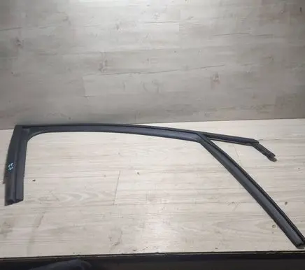 Dacia Jogger Rubber seal front door window/glass 