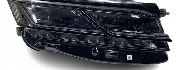 Volkswagen Touareg III Headlight/headlamp 761941082A