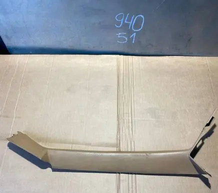 Volvo 940 (A) pillar trim 1365684 1882