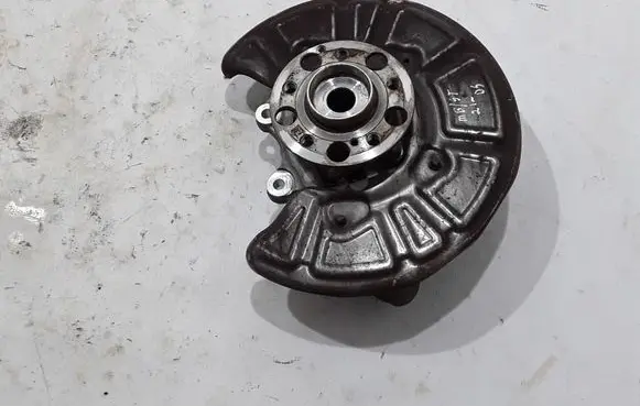 Mercedes-Benz AMG GT 4 x290 w290 Rear wheel hub A2133502415