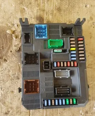 Citroen C4 Cactus Fuse box set 9807532080