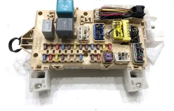 Toyota Corolla E120 E130 Other control units/modules 89221-0F010