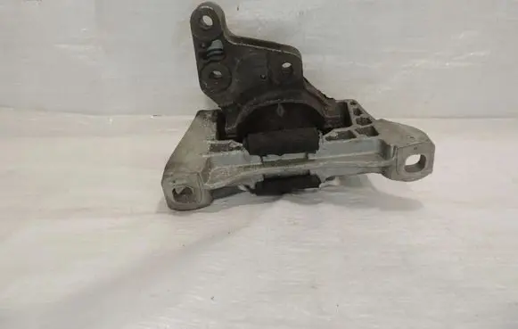 Ford Kuga II Engine mount vacuum valve F1F16F012AC