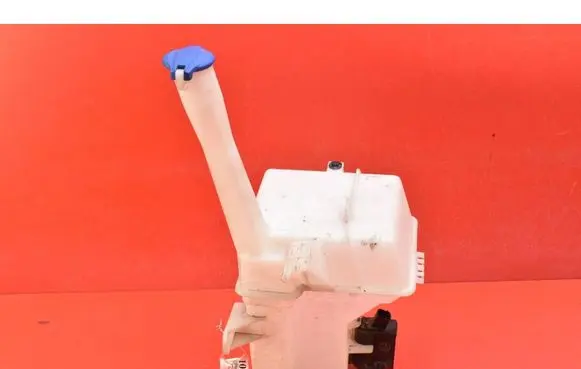 Hyundai i40 Windshield washer fluid reservoir/tank 98610-3Z001