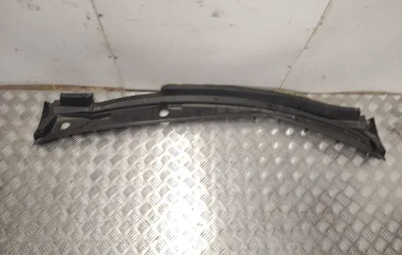 Nissan Pulsar Wiper trim 668623ZLOA