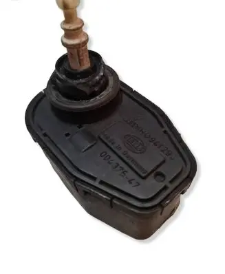 Volkswagen Golf III Headlight level adjustment motor 1H0941295 00437547