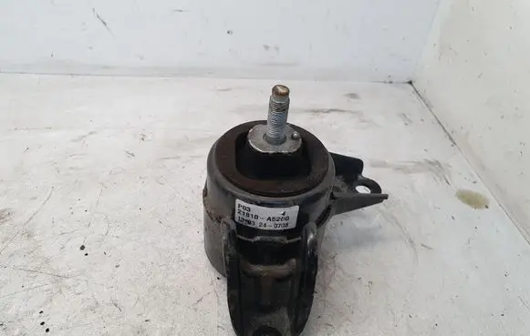 Hyundai i30 Engine mount bracket 21810A5200