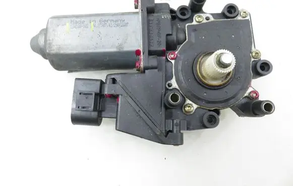 Audi A3 S3 8L Front door window regulator motor 114180102
