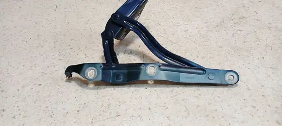 Audi TT Mk1 Tailgate/trunk/boot hinge 8N7827299A