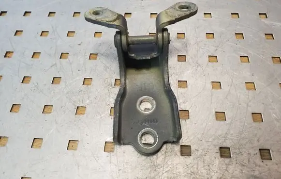 Opel Antara Front door upper hinge