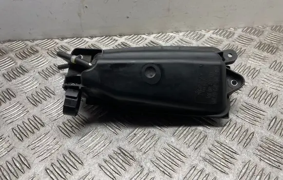 Vacuum air tank