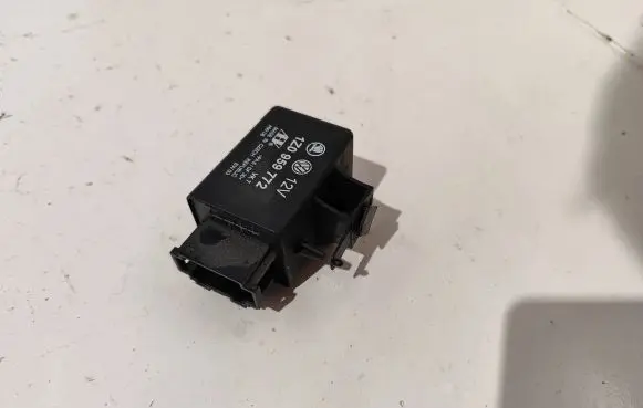 Volkswagen PASSAT B6 Other control units/modules 1Z0959772