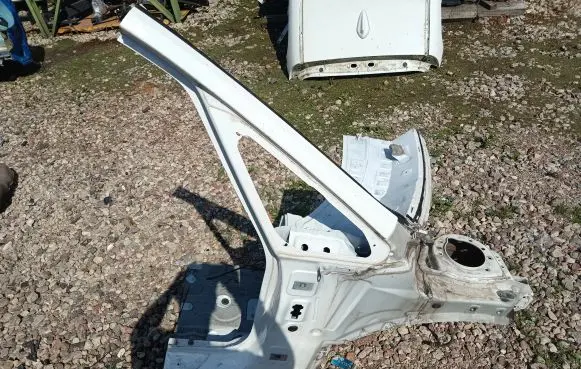 Front quarter panel