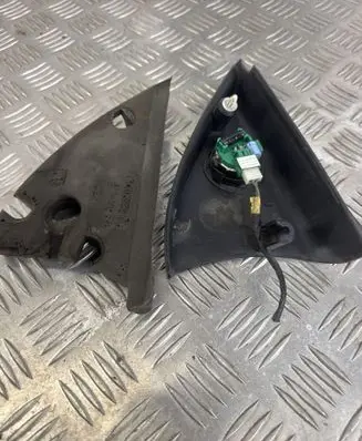 Opel Astra G Front door speaker cover trim 90521951