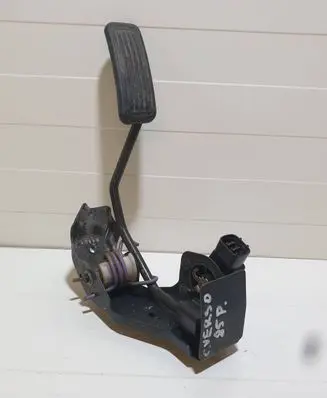 Toyota Corolla Verso AR10 Accelerator throttle pedal 8928152021 1983003041 04F09