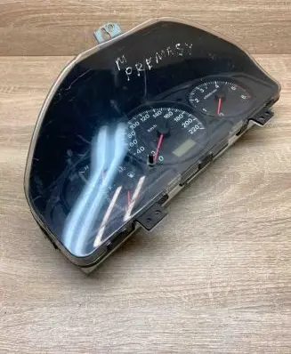 Mazda Premacy Speedometer (instrument cluster) CB16C