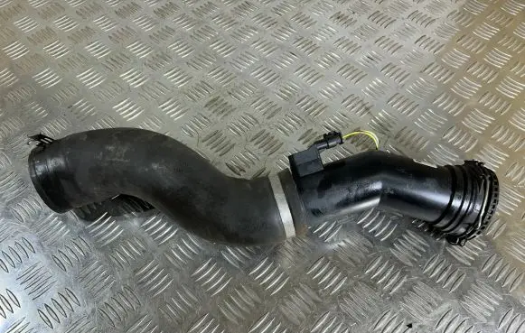 BMW 1 F20 F21 Intercooler hose/pipe 7597588