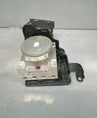 Volkswagen Golf VII ABS Pump 5Q0614517Q 5Q0907379R 5Q1614235