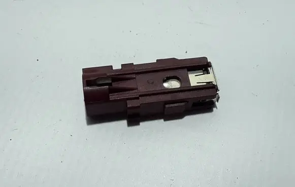 Volvo XC40 AUX in-socket connector 31438295