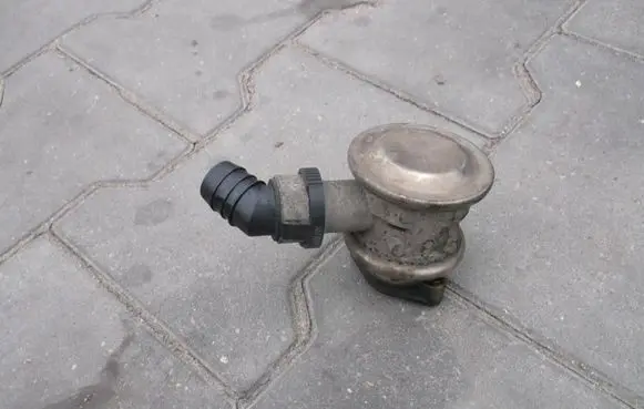 Skoda Octavia Mk1 (1U) EGR valve