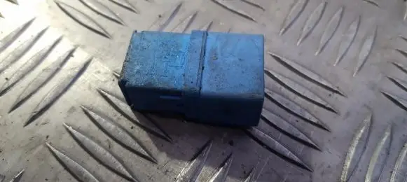 Nissan Primera Other relay 252309f920 4ra007813-03