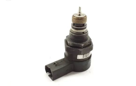 BMW 5 E60 E61 Fuel pressure regulator 0281002481 10745657 130503