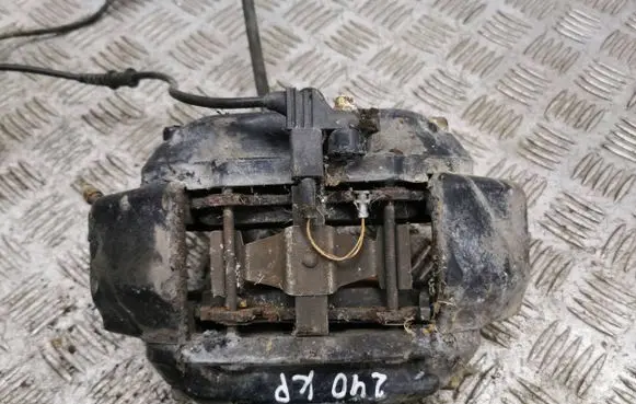 Mercedes-Benz S W220 Front brake caliper