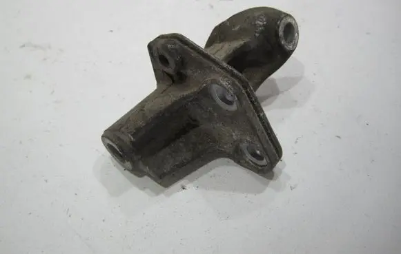 Audi A6 S6 C5 4B Engine mounting bracket 078903143E