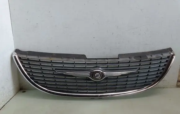 Chrysler Voyager Front bumper upper radiator grill