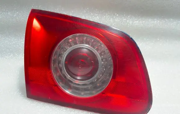Tailgate rear/tail lights