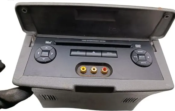 Jeep Grand Cherokee (WK) CD/DVD changer P05064250AB 28046