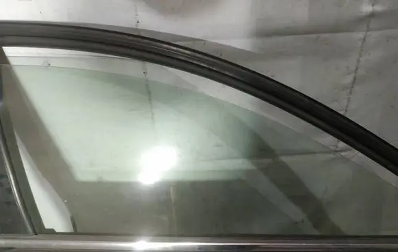 Opel Antara Front door window glass four-door as2