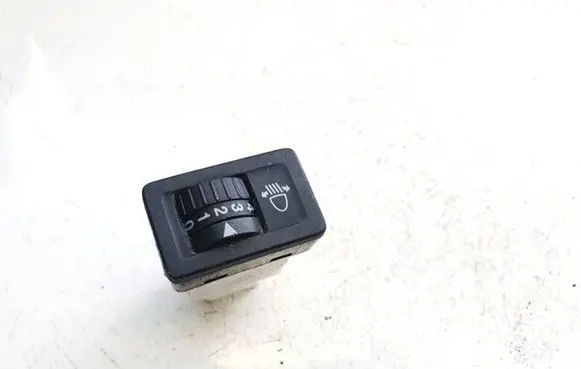 Suzuki SX4 Headlight level height control switch r23463