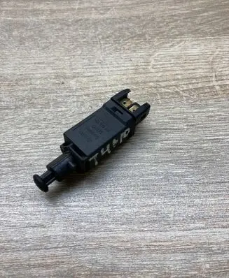 Volkswagen PASSAT B5 Brake pedal sensor switch 191945515