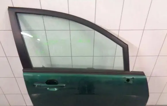 Suzuki Liana Front door