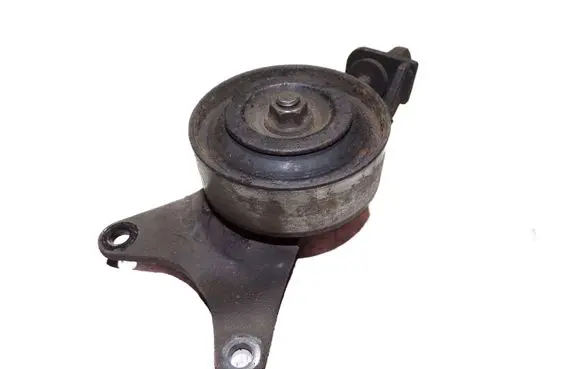 Nissan Pathfinder R51 Generator/alternator belt tensioner