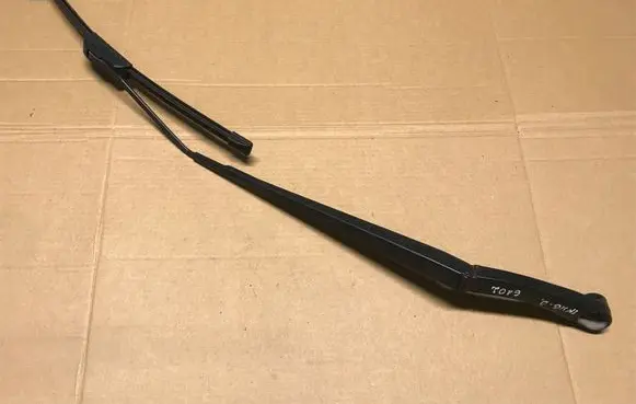 Opel Insignia A Front wiper blade arm 13227399