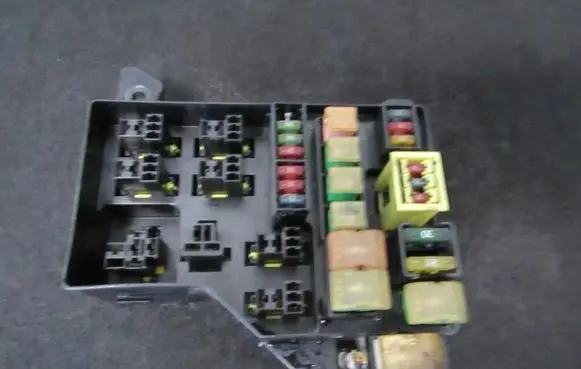 Mitsubishi Carisma Fuse box set