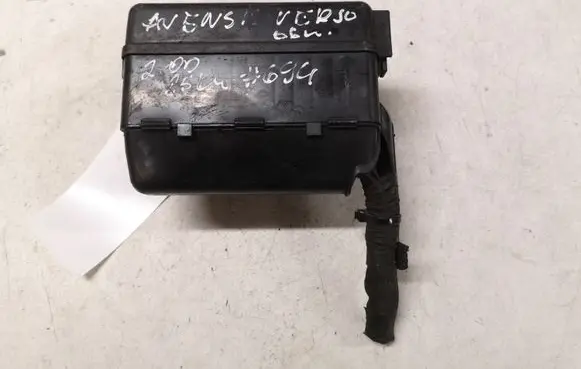 Toyota Avensis Verso Fuse box set