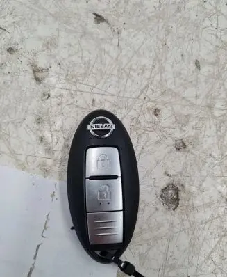 Nissan Juke I F15 Ignition key/card 