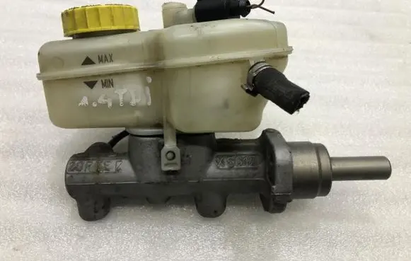 Volkswagen Golf V ABS Pump