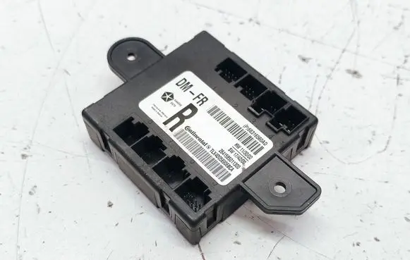 Chrysler Pacifica Door control unit/module 68316560AD