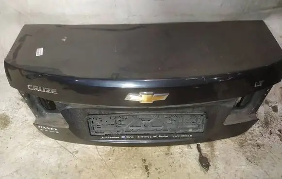 Chevrolet Cruze Tailgate/trunk/boot lid pilkas