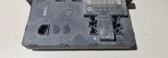 Mercedes-Benz C W203 Door control unit/module 2038200526